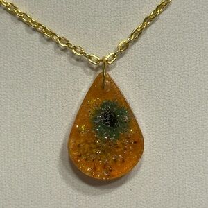 🍁🍂Gorgeous Glittery Fall Pendant🍁🍂